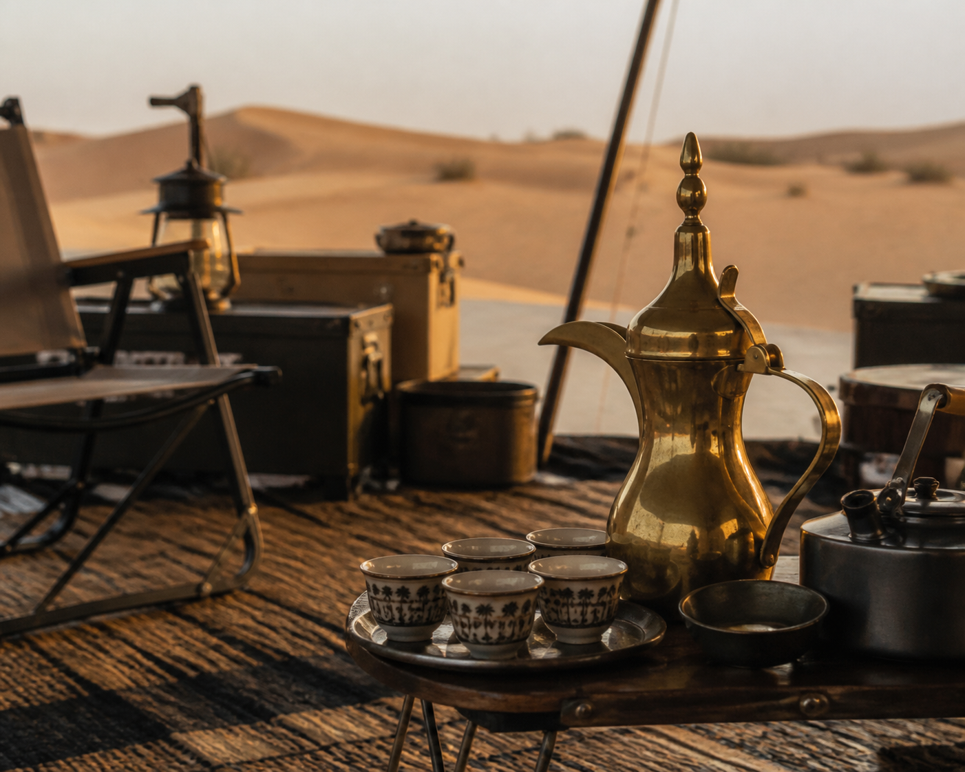 دلة قهوة عربية في مخيم صحراوي